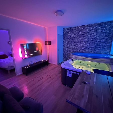 Appartement terrasse chambre jacuzzi privatif Toulouse Extérieur photo