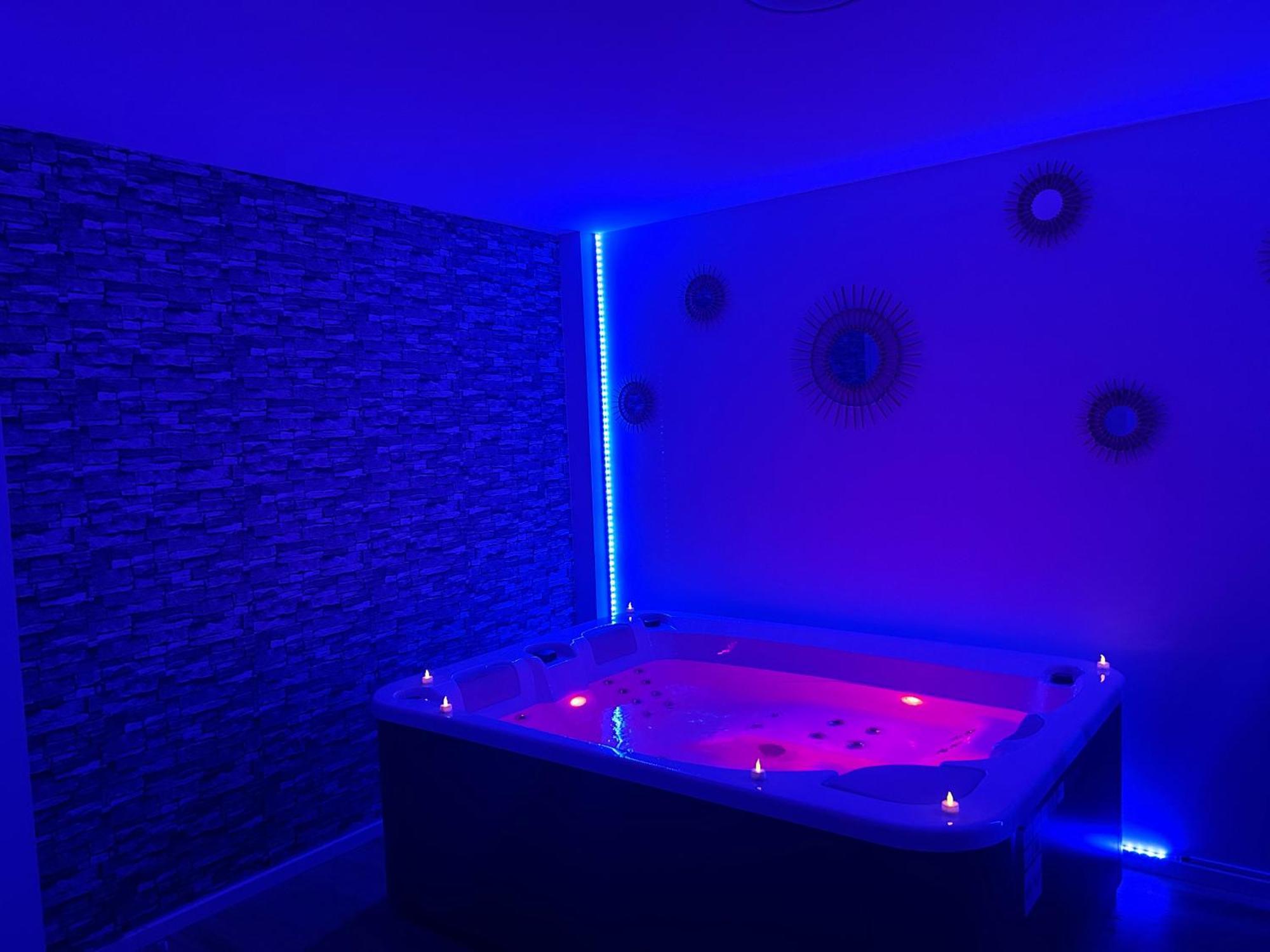 Appartement terrasse chambre jacuzzi privatif Toulouse Extérieur photo